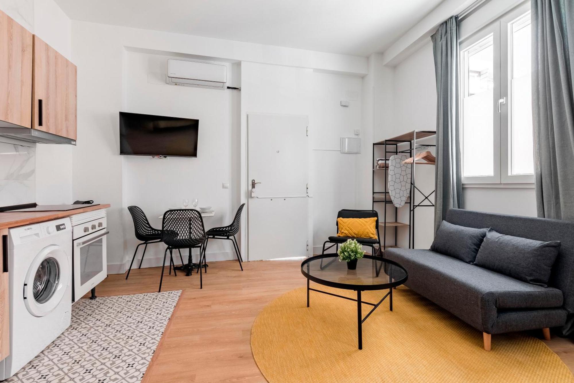 Charming Lucero Apartment Madrid Exterior photo